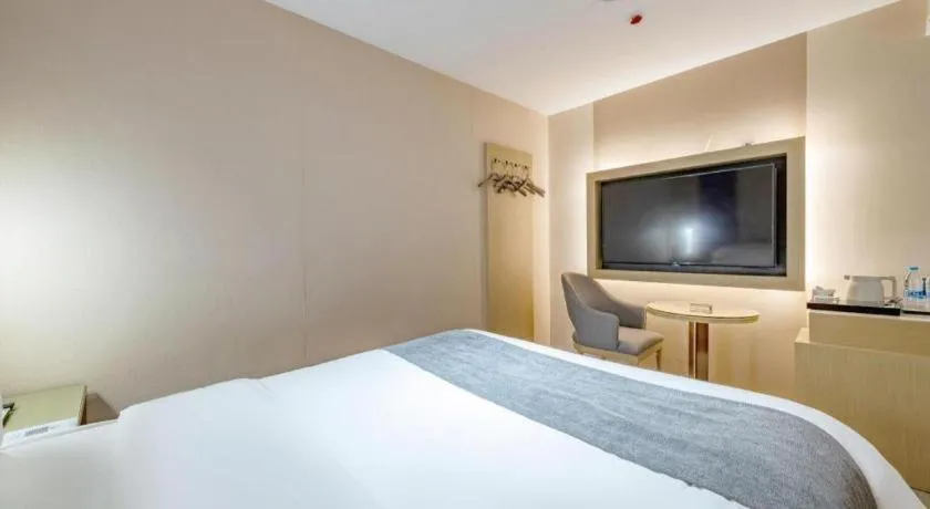 Bed in Lavande Hotel Shenzhen East Gate Wanxiang City Guomao Metro Statipn