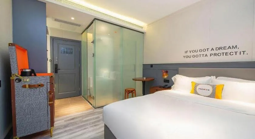 Bed in City Comfort Premier Hotel Guangzhou Tower Chigang Metro Station Pazhou Exhibition