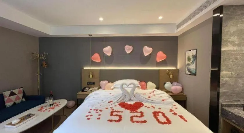 Bed in Echarm Hotel Guangzhou Gangding Huashi Metro Station