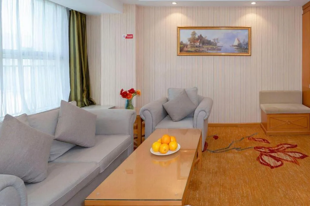 Vienna Hotel Zhengzhou Only Henan Movie Town