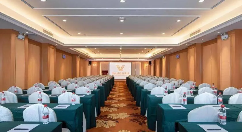 Vienna Hotel Zhengzhou Only Henan Movie Town