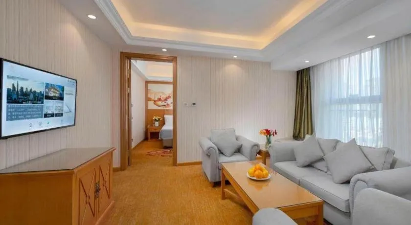 Vienna Hotel Zhengzhou Only Henan Movie Town