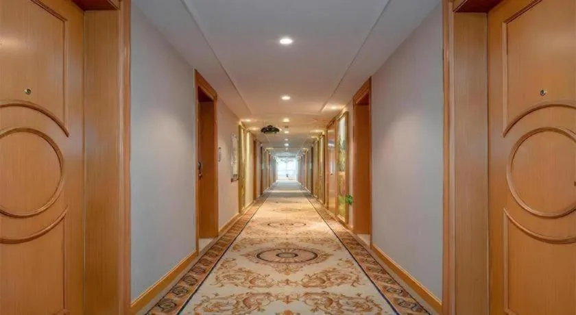 Vienna Hotel Zhengzhou Only Henan Movie Town