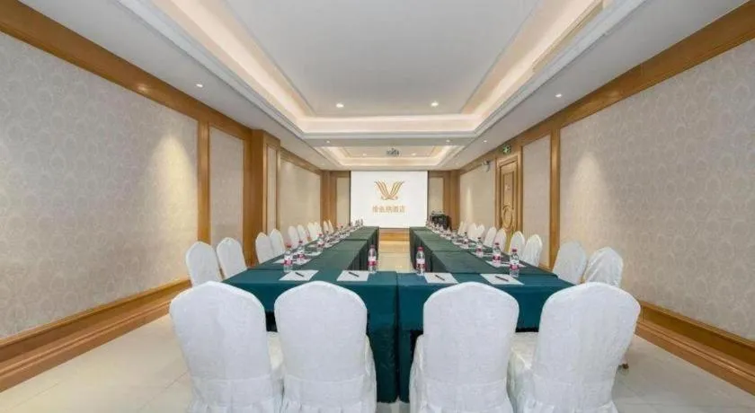 Vienna Hotel Zhengzhou Only Henan Movie Town