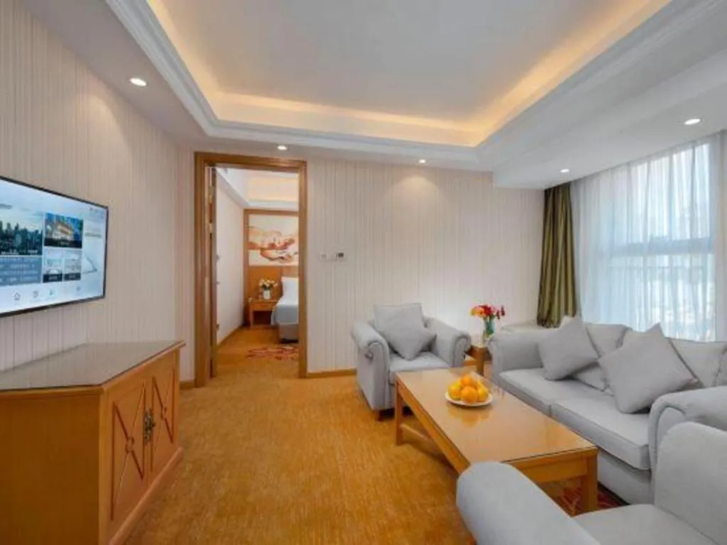 Vienna Hotel Zhengzhou Only Henan Movie Town