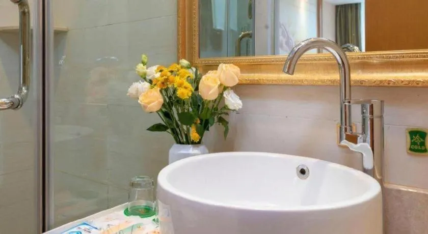 Vienna Hotel Zhengzhou Only Henan Movie Town