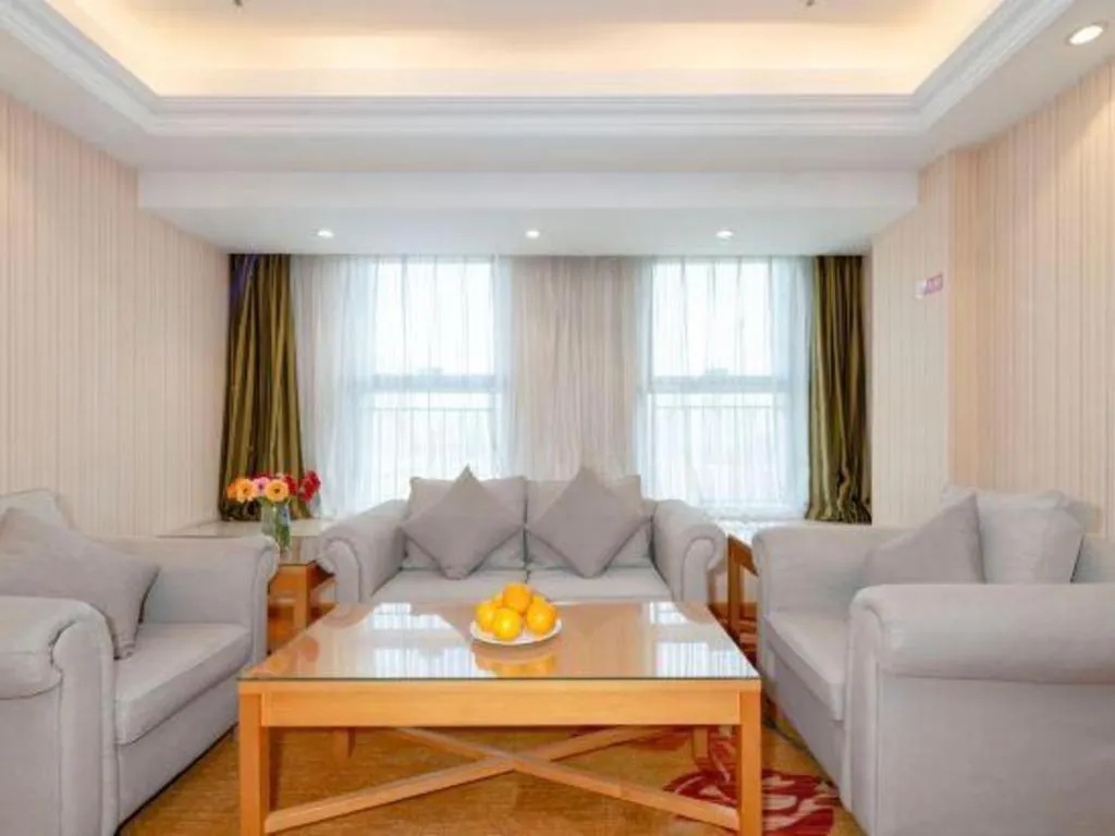 Vienna Hotel Zhengzhou Only Henan Movie Town