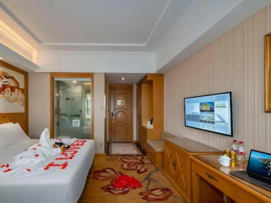 Bed in Vienna Hotel Zhengzhou Only Henan Movie Town