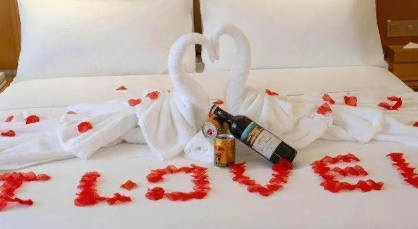 Bed in Vienna Hotel Zhengzhou Only Henan Movie Town