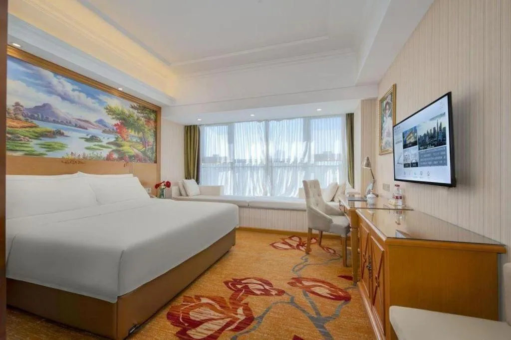 Bed in Vienna Hotel Zhengzhou Only Henan Movie Town