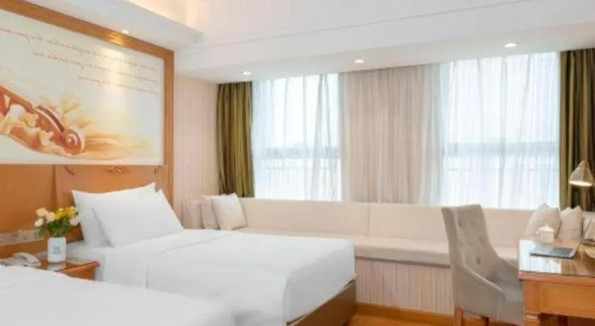 Bed in Vienna Hotel Zhengzhou Only Henan Movie Town