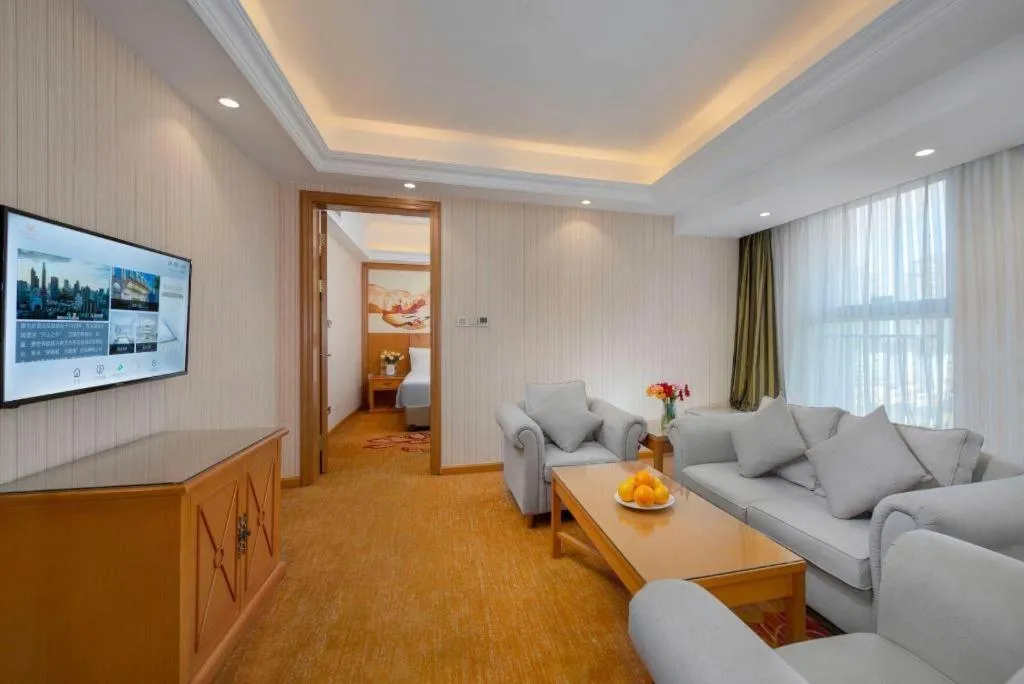 Vienna Hotel Zhengzhou Only Henan Movie Town
