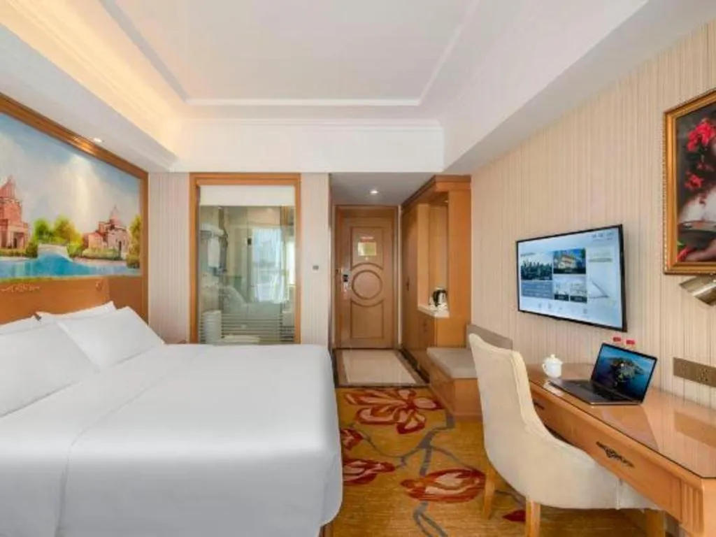 Bed in Vienna Hotel Zhengzhou Only Henan Movie Town