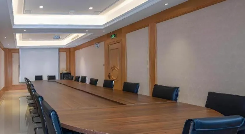 Vienna Hotel Zhengzhou Only Henan Movie Town