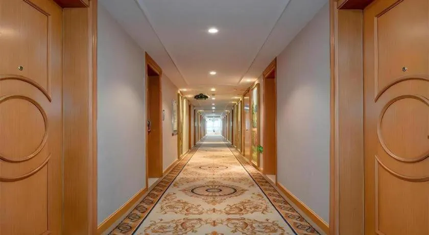 Vienna Hotel Zhengzhou Only Henan Movie Town