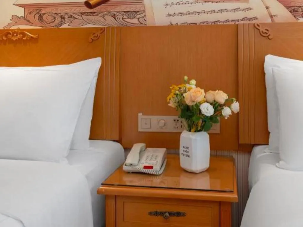 Vienna Hotel Zhengzhou Only Henan Movie Town