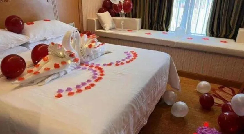 Bed in Vienna Hotel Zhengzhou Only Henan Movie Town