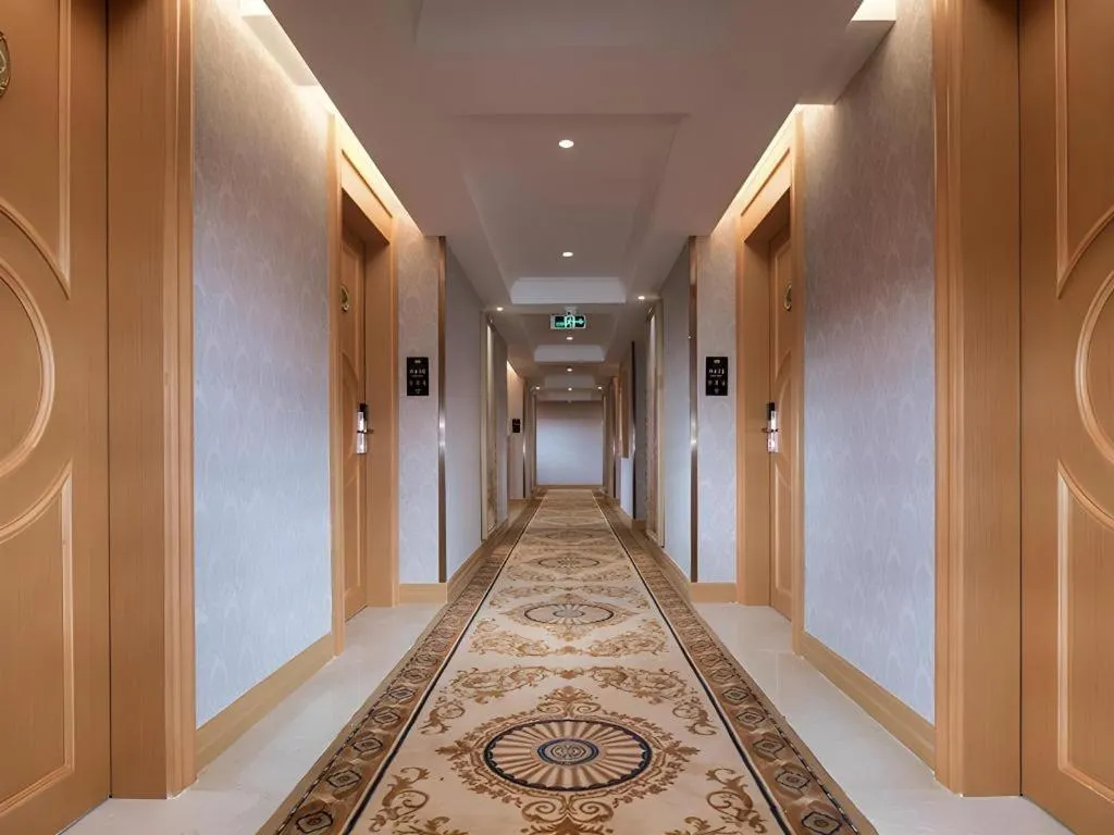 Vienna Hotel Shenzhen Qinghu Metro Station