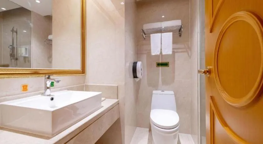 Vienna Hotel Shenzhen Qinghu Metro Station