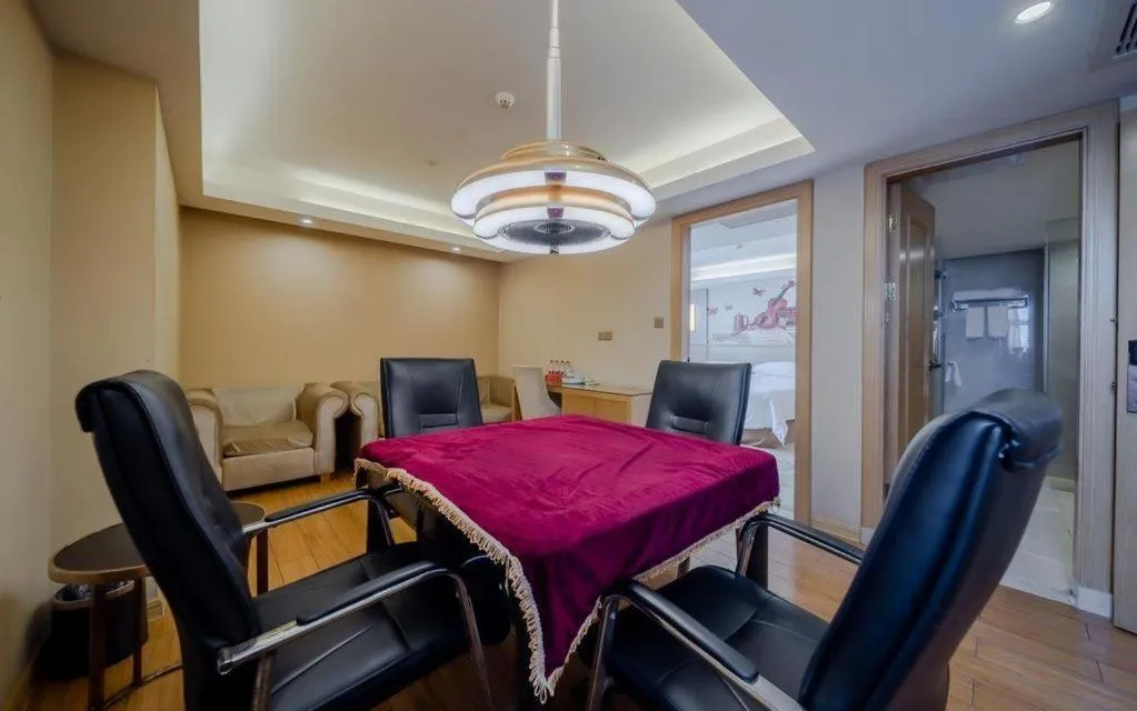 Vienna Hotel Shenzhen Guanlan Shanshuitianyuan Xintian