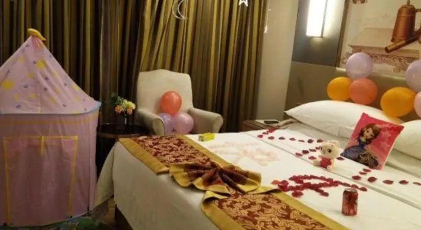 Bed in Vienna Hotel Shenzhen Guanlan Shanshuitianyuan Xintian