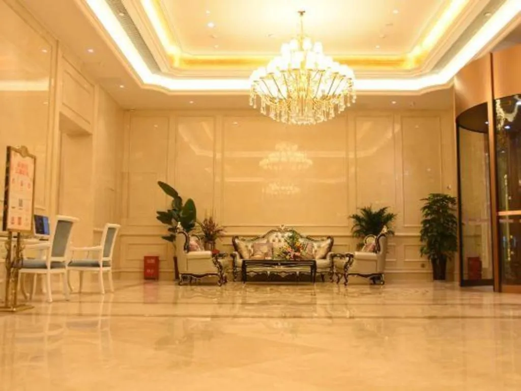 Vienna Hotel Chengdu Xinjin Old Pier Liujianian Metro Station