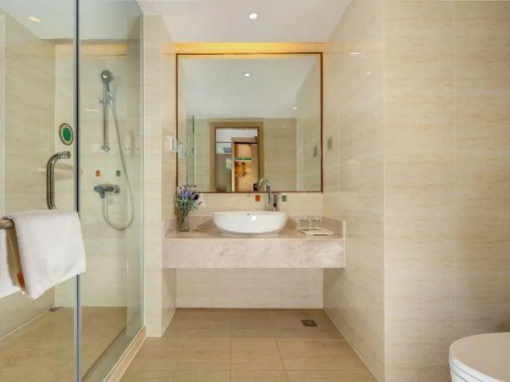 Vienna Hotel Chengdu Xinjin Old Pier Liujianian Metro Station