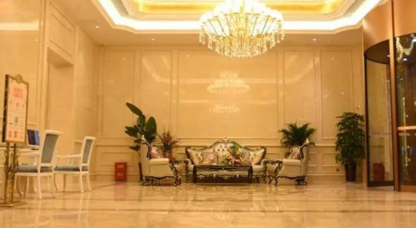 Vienna Hotel Chengdu Xinjin Old Pier Liujianian Metro Station