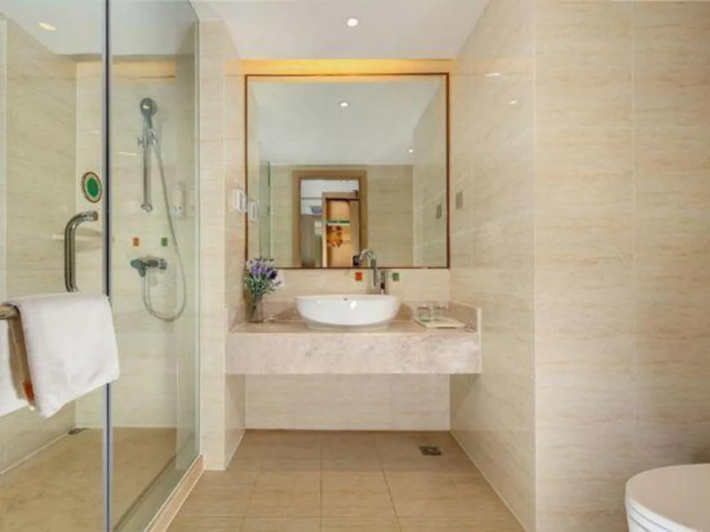 Vienna Hotel Chengdu Xinjin Old Pier Liujianian Metro Station