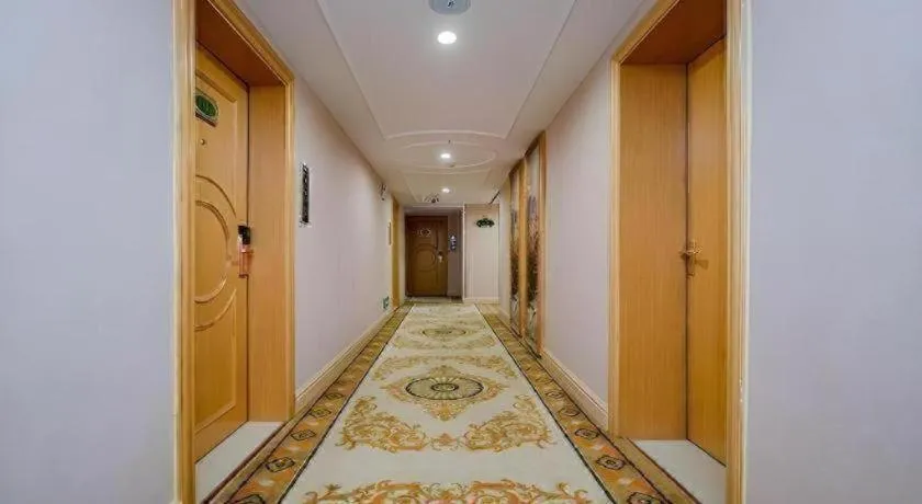 Vienna Hotel Wuhan Huazhong Normal University Huquan Metro Station