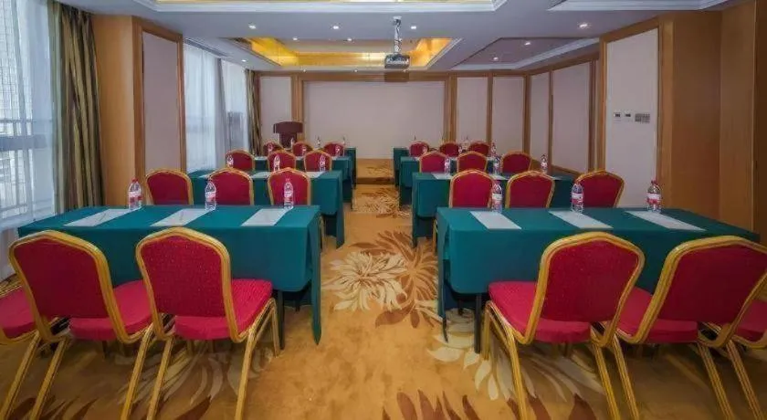 Vienna Hotel Wuhan Huazhong Normal University Huquan Metro Station