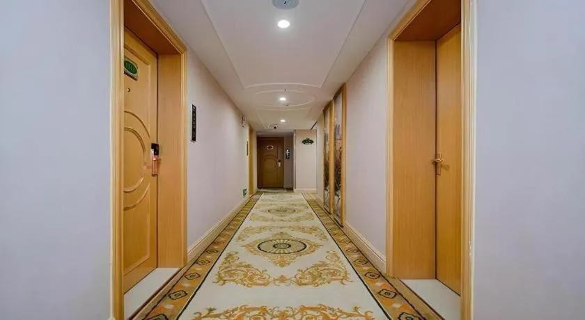 Vienna Hotel Wuhan Huazhong Normal University Huquan Metro Station