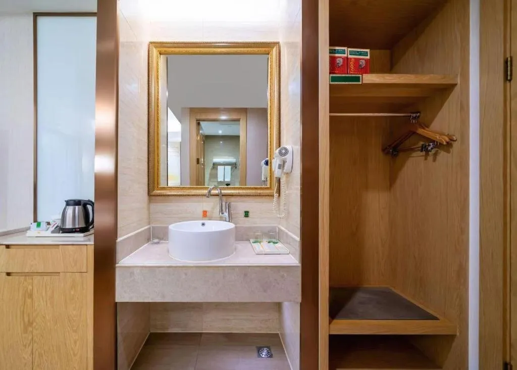 Vienna Hotel Chongqing Shiqiaopu Metro Station