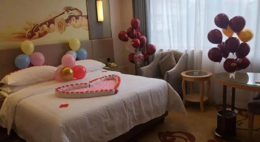 Bed in Vienna Hotel Chongqing Shiqiaopu Metro Station