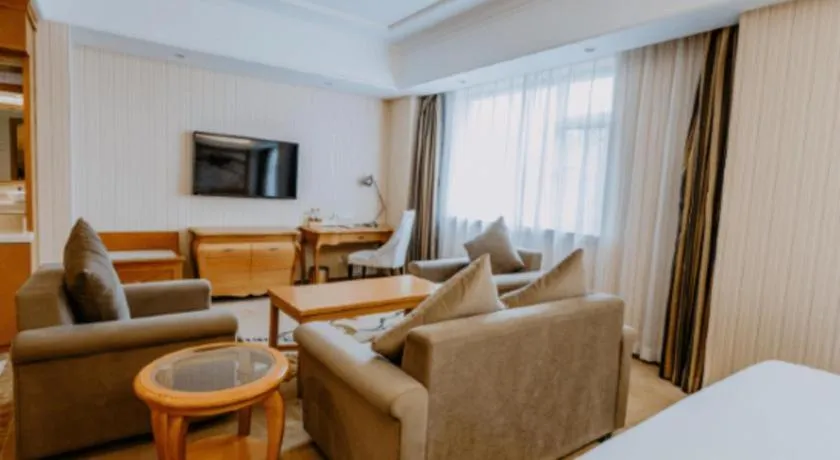 Vienna Hotel Xi'an Xijing Hospital Tonghuamen Metro Station