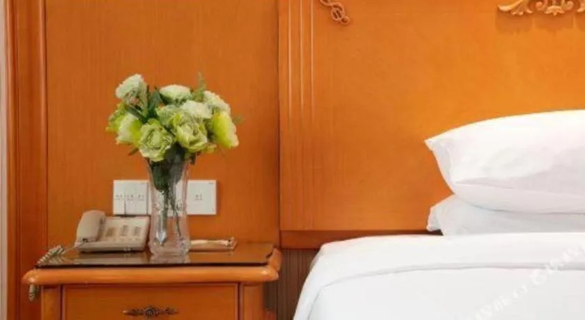 Bed in Vienna Hotel Xi'an Xijing Hospital Tonghuamen Metro Station