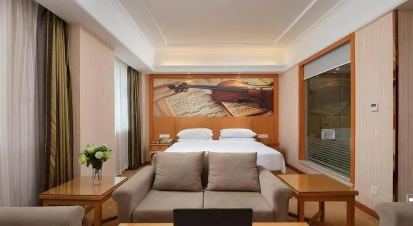 Bed in Vienna Hotel Xi'an Xijing Hospital Tonghuamen Metro Station