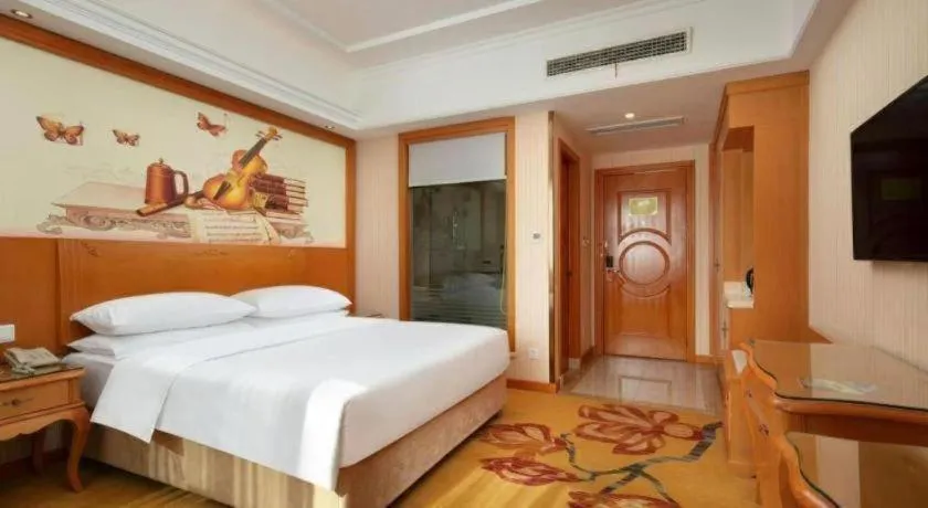 Bed in Vienna Hotel Xi'an Xijing Hospital Tonghuamen Metro Station