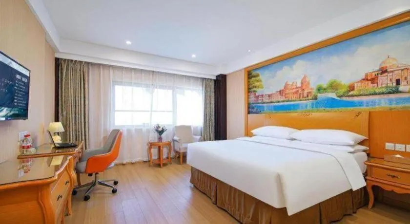 Bed in Vienna Hotel Suzhou Yangcheng Lake Fashion Stage