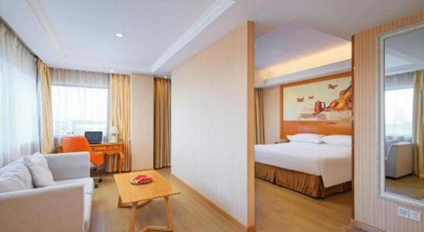 Bed in Vienna Hotel Suzhou Yangcheng Lake Fashion Stage