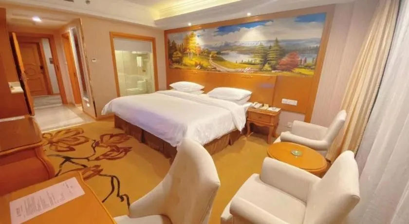 Bed in Vienna Hotel Suzhou Yangcheng Lake Fashion Stage