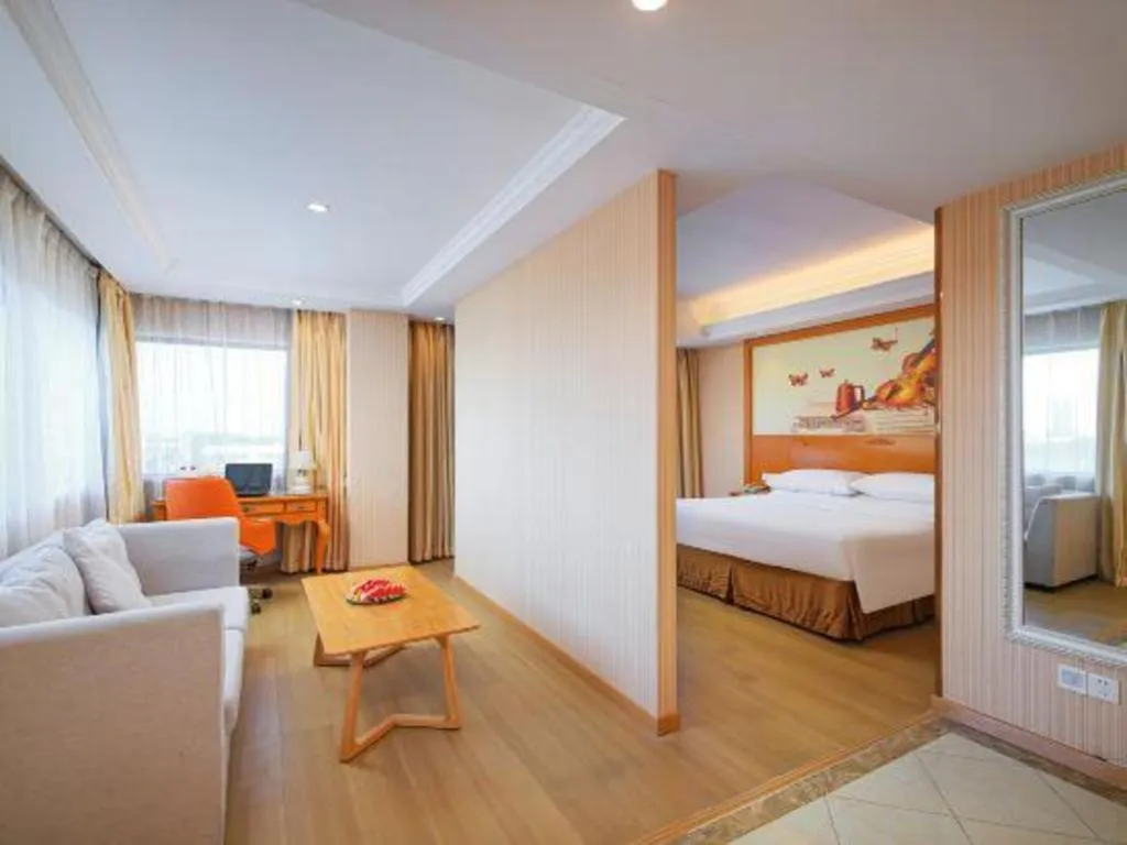Bed in Vienna Hotel Suzhou Yangcheng Lake Fashion Stage