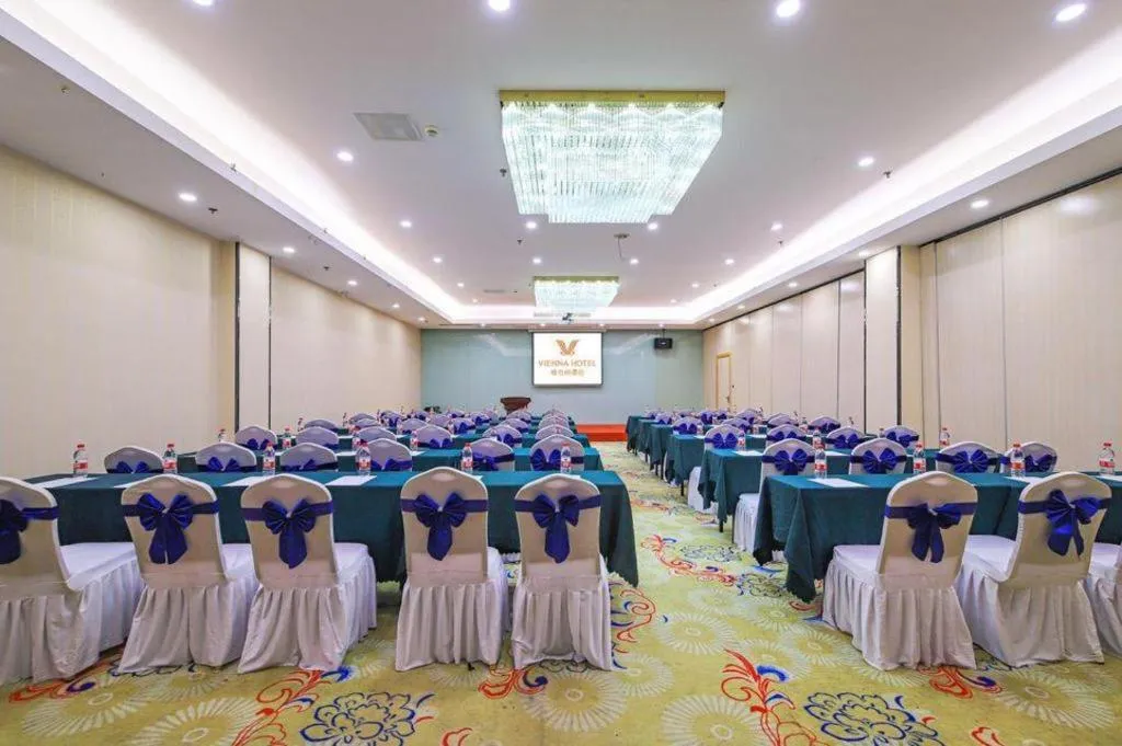 Vienna Hotel Suzhou Yangcheng Lake Fashion Stage