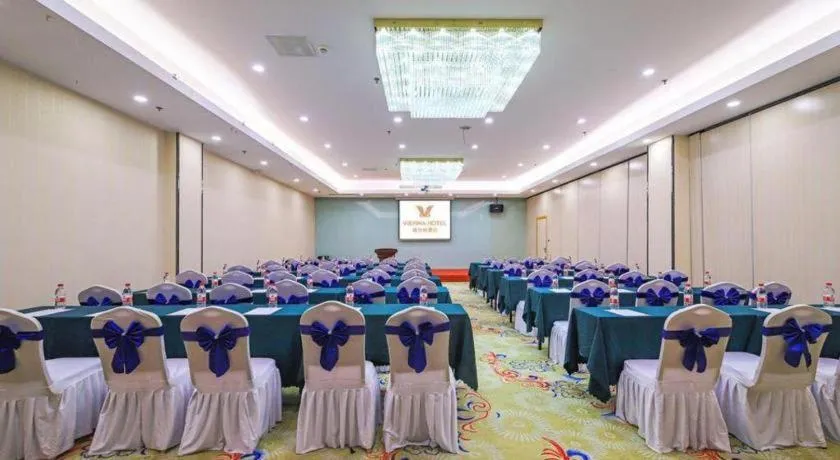 Vienna Hotel Suzhou Yangcheng Lake Fashion Stage