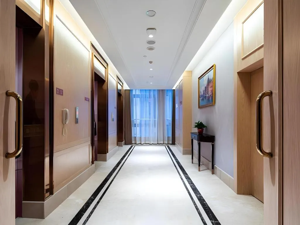 Vienna Hotel Chongqing Wushan Municipal Government