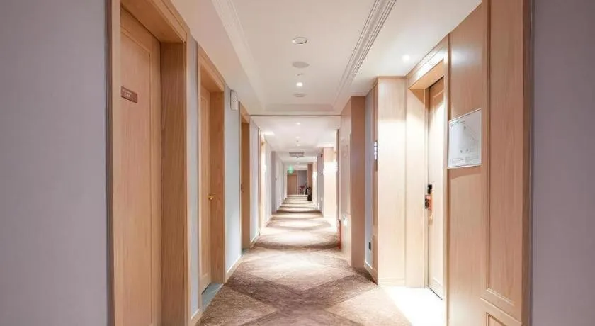 Vienna Hotel Chongqing Wushan Municipal Government