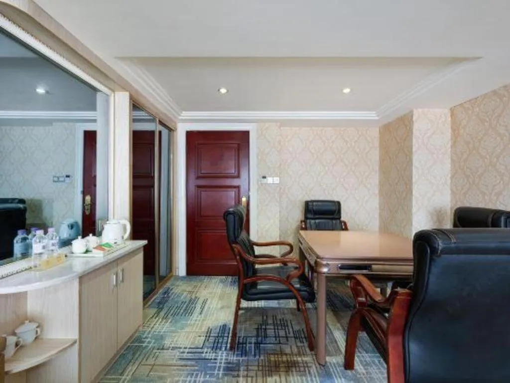 Vienna Hotel Guangdong Zhuhai Mingzhu Station Guozheng