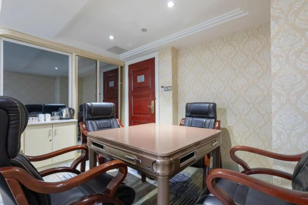 Vienna Hotel Guangdong Zhuhai Mingzhu Station Guozheng