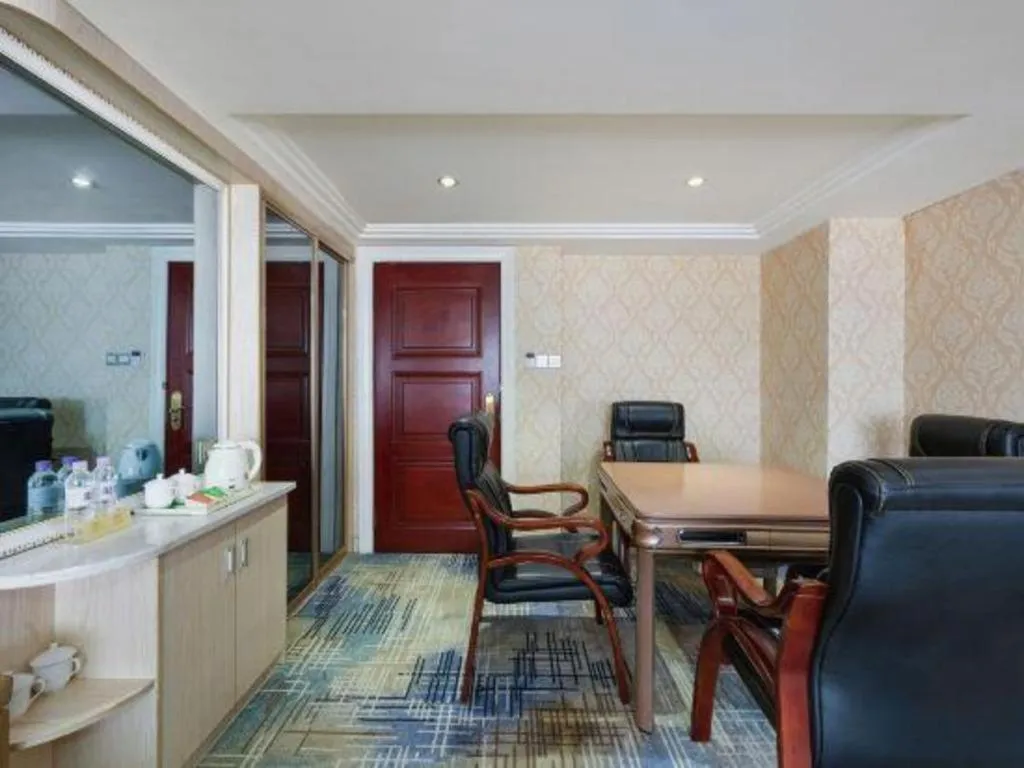 Vienna Hotel Guangdong Zhuhai Mingzhu Station Guozheng