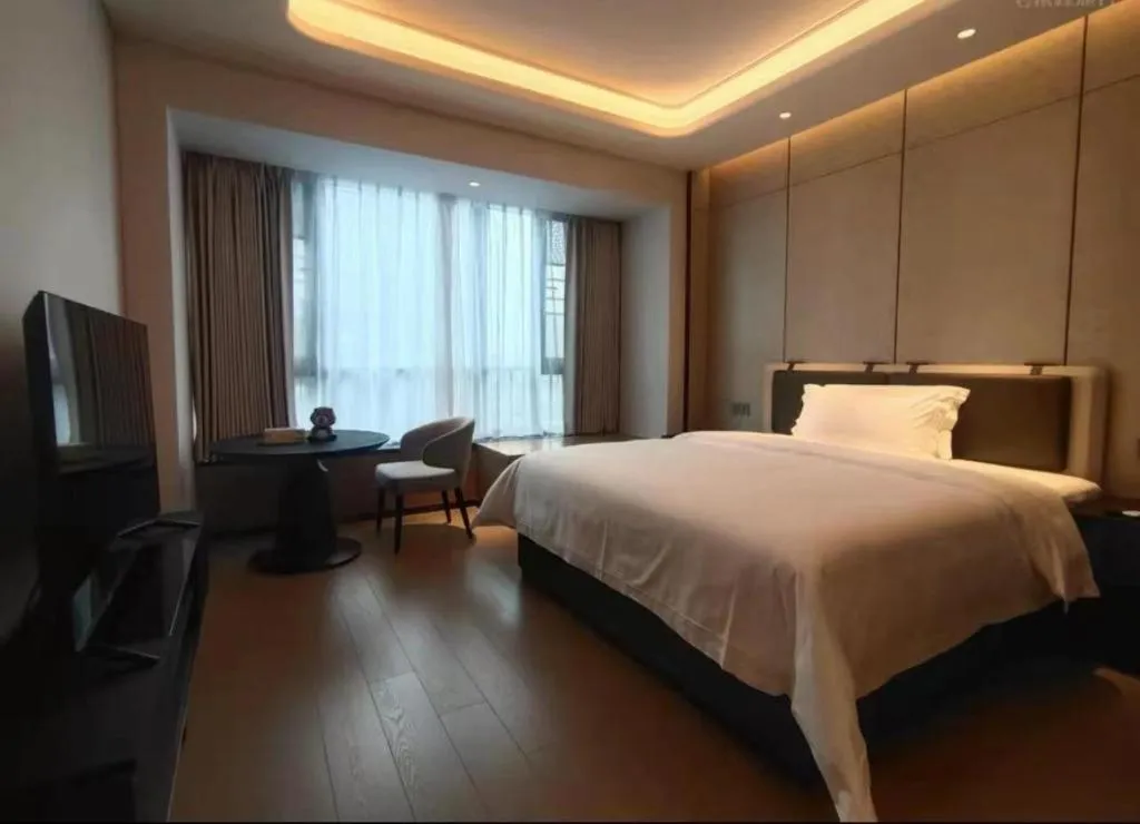 Bed in Shenzhen Cloud Park Manhattan Hotel